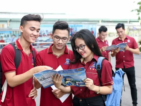 Các nhân tố ảnh hưởng đến ý định chọn ngành kinh tế số tại Trường Đại học Nguyễn Tất Thành của học sinh trung học phổ thông ở TP. Hồ Chí Minh