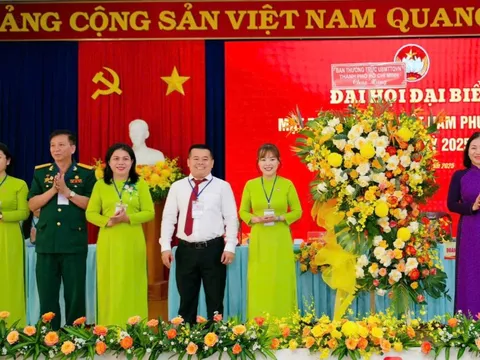 Bà Lâm Hoàng Thùy Trang giữ chức Chủ tịch Ủy ban MTTQ Việt Nam phường Dĩ An, TP HCM