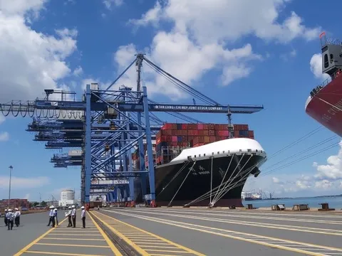 Đánh giá các nhân tố ảnh hưởng đến phát triển logistics vùng Đông Nam Bộ(*)