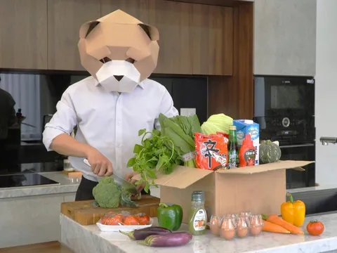 Thực hư 'soái ca mùa dịch' Nino's Home nấu ăn trở lại