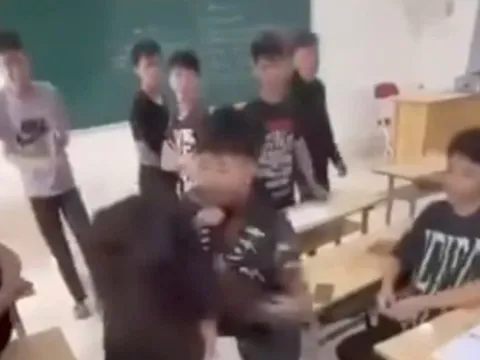 Nữ sinh lớp 10 bị hành hung trong lớp học, gọi là “con bán rau”