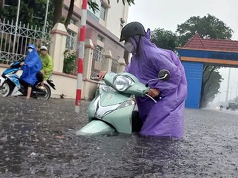 Bão số 12 'gặp' không khí lạnh, nhận định tâm điểm mưa lũ rất lớn ở miền Trung