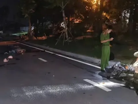 2 xe máy va chạm, 3 người thương vong