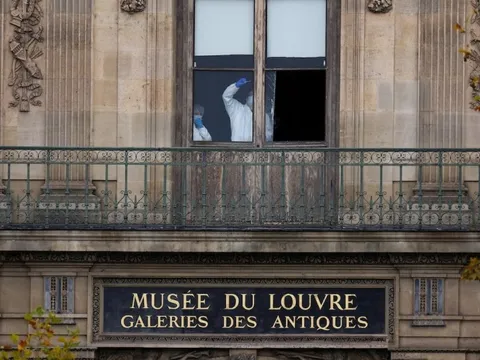 Bảo tàng Louvre mở cửa trở lại sau vụ trộm thế kỷ