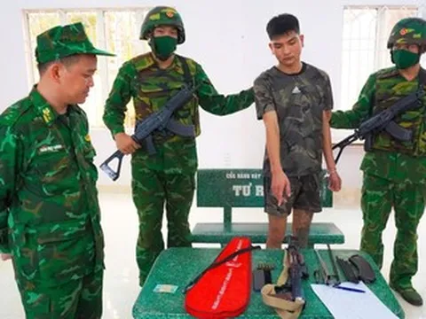 Mang súng AK và 6 viên đạn đi xuất cảnh, Nguyễn Hoàng Hưng bị bắt tại cửa khẩu