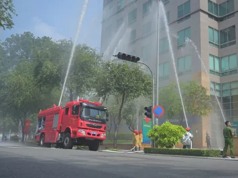 3.000 người tham gia diễn tập chữa cháy tại toà nhà mPlaza Saigon