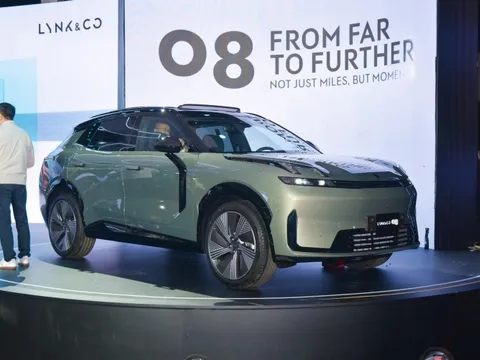 Lynk & Co 08 ra mắt Việt Nam: Giá từ 1,299 tỉ đồng, máy PHEV, chạy được 200km không cần xăng