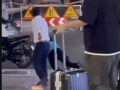 Clip tài xế taxi công nghệ bị đánh tới tấp ở Nha Trang gây xôn xao mạng xã hội