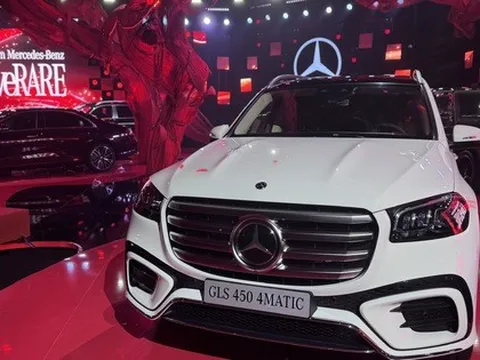Xe sang ế ẩm, nhà phân phối gặp khó