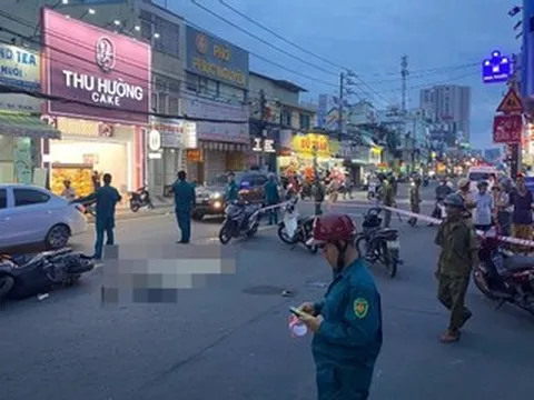 Va chạm xe máy kinh hoàng ở TPHCM, nạn nhân bị hất lên cao rồi rơi xuống tử vong