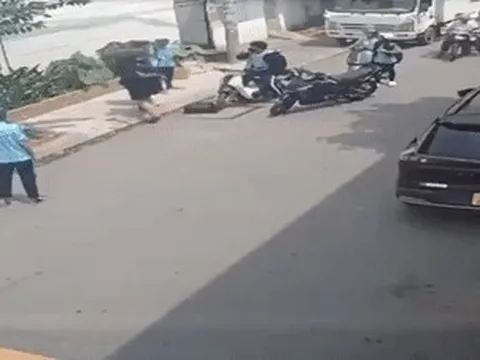 Công an TPHCM tạm giữ người chặn đường đánh tới tấp hai nam sinh