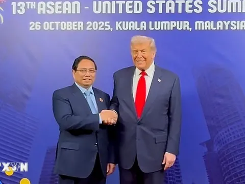 Thủ tướng Phạm Minh Chính gặp Tổng thống Mỹ Donald Trump
