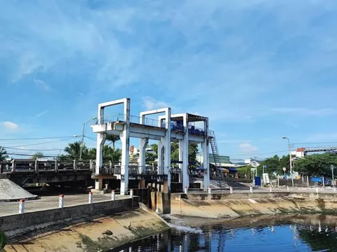TP HCM: Từ 28-10, ôtô không được qua cầu Tân Kiên