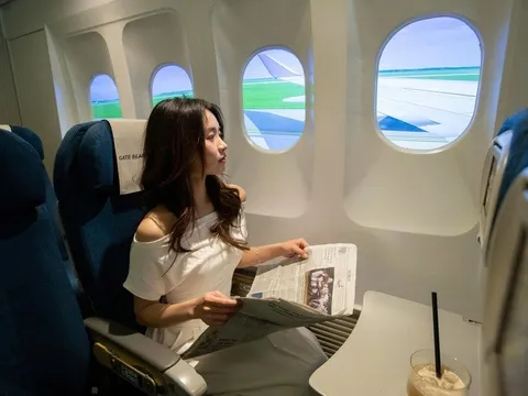 Ngồi khoang khách máy bay thưởng thức cà phê ngay giữa phố Hà Nội