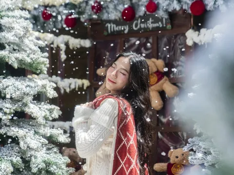 Đón Noel giữa trời 32 độ C ở TP.HCM