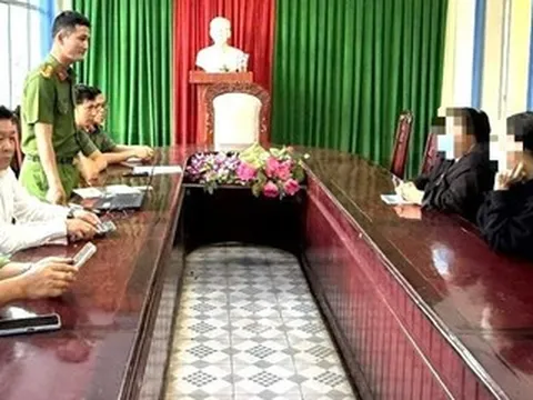 Hóng chuyện ở chợ rồi lên Facebook 'buôn', hai phụ nữ bị xử lý