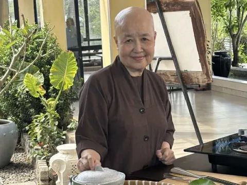 Nghệ nhân ẩm thực Nguyễn Dzoãn Cẩm Vân bị mạo danh để bán nồi