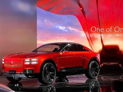 Toyota tung Century Coupe đấu Rolls-Royce, Bentley: Nội thất siêu độc, cửa lùa, bỏ ghế phụ