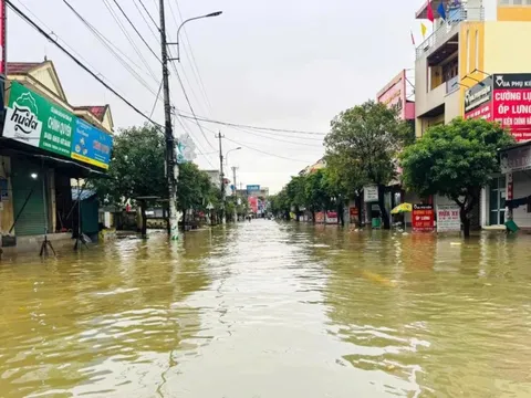 Mưa lũ gây ngập hàng chục nhà dân ở Lệ Thủy