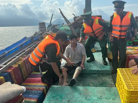 Tàu cá va chạm tàu hàng ở Đặc khu Côn Đảo: 8 thuyền viên nhảy xuống biển thoát thân