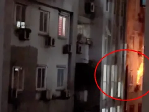 Cháy tại chung cư cao 12 tầng ở Hà Nội