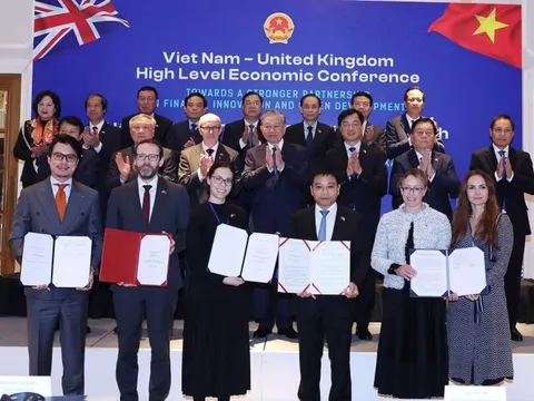 Anh cho vay, hỗ trợ 121 triệu USD tài chính xanh