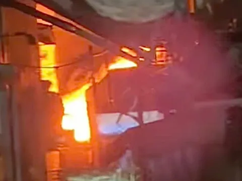 Cháy lớn ở căn nhà chứa bao bì tại phường Bình Hưng Hòa, TP HCM