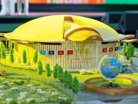 Mô hình Trung tâm Triển lãm Việt Nam làm từ 510kg xôi, đậu xác lập kỷ lục