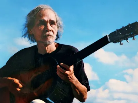 Tiễn biệt thi sĩ ‘Hoàng tử bé’ Nguyễn Quang Tấn