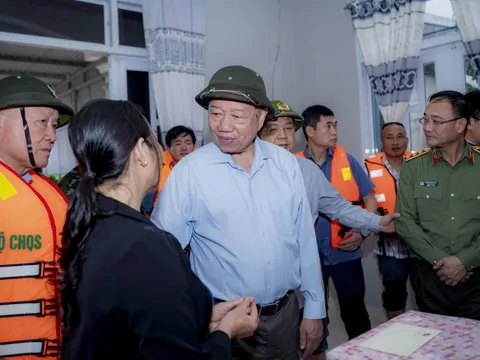 Cả nước đang hướng về miền Trung