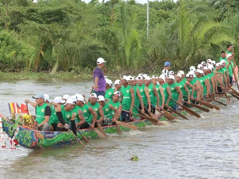 Sức hút từ lễ hội ở Cần Thơ: Vô địch đua ghe ngo sẽ nhận giải thưởng lớn