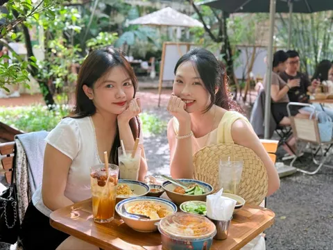 Chờ 45 phút để 'đu trend' xôi mùa thu đang 'hot' nhất TP.HCM