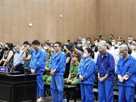 Bị cáo đánh bạc hàng triệu USD trong khách sạn Pullman nói 'hoàn cảnh gia đình rất khó khăn'