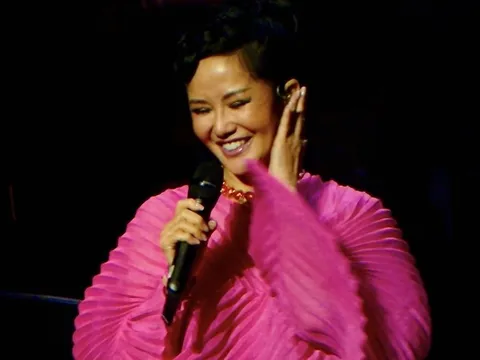 Ca sĩ Hồng Nhung ‘phê bình’ nhạc sĩ Dương Thụ