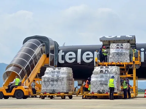 Hỗ trợ khẩn cấp cho vùng lũ: Ba chuyến bay viện trợ của ASEAN đã đến Đà Nẵng