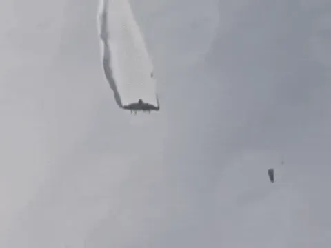 Khoảnh khắc máy bay quân sự "ngựa thồ" của Thổ Nhĩ Kỳ bốc cháy, rơi tự do