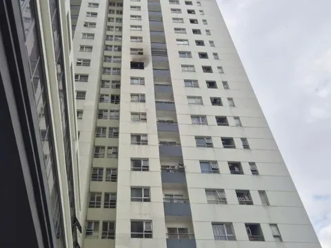 CLIP: Cháy chung cư Dream Home Palace ở TP HCM