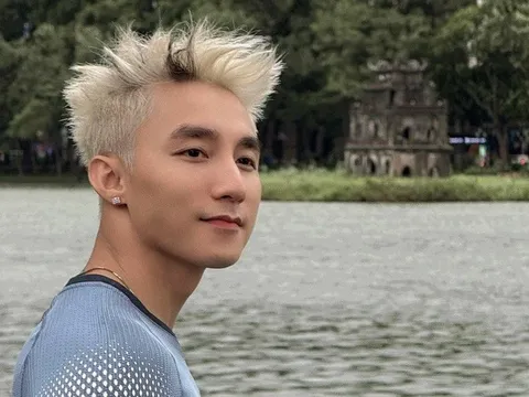 Khoảnh khắc Sơn Tùng M-TP chạy bộ ở Hồ Gươm gây sốt với người hâm mộ