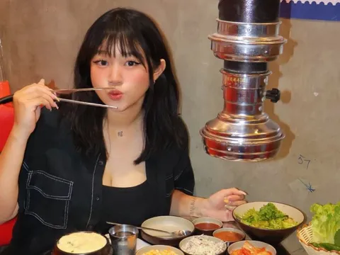 Ngồi lều nhậu kiểu Hàn Quốc giữa Hà Nội