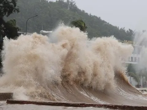 Dự báo Biển Đông sắp đón bão số 15, miền Trung đối mặt đợt mưa mới