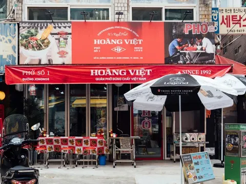 Quán phở Việt Nam xuất hiện trong MV Kpop của tiểu thư gia tộc Samsung