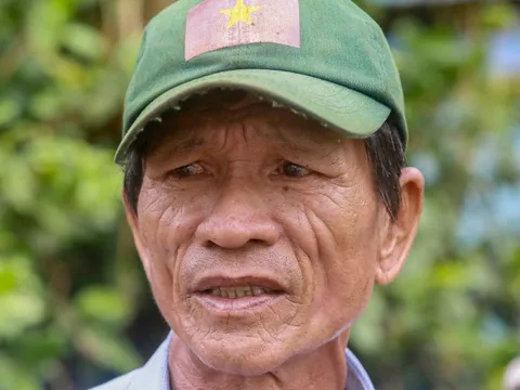 Ánh mắt người dân vùng lũ Phú Yên: Những điều không nói nên lời