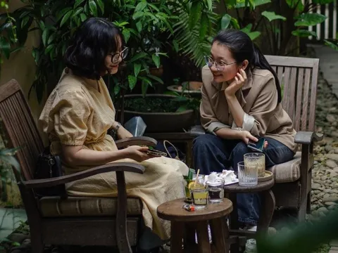 Thấy gì khi Katinat, Phê La 'bành trướng' tại Huế?