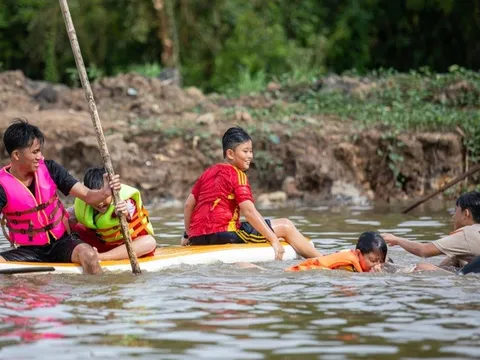 Khu du lịch miền Tây đón khách đột biến nhờ... cho khách tắm đồng