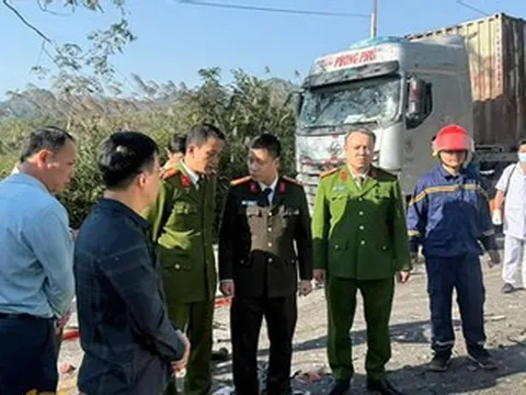 Vụ ô tô 7 chỗ đâm xe tải, 4 người chết ở Lạng Sơn: Khởi tố vụ án, tạm giữ tài xế