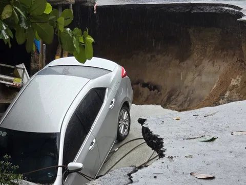 Hiện trường "hố tử thần" ngay trung tâm Đà Nẵng