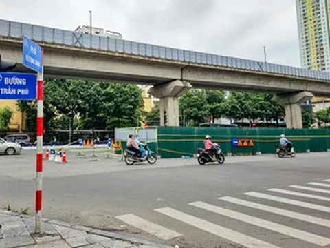 Hà Nội yêu cầu tháo dỡ nhiều rào chắn thi công để tránh ùn tắc