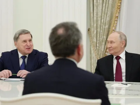 5 giờ đàm phán bí mật trong Điện Kremlin nhằm “tháo ngòi” xung đột Ukraine