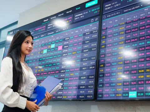 Sau thông tin thoái vốn nhà nước, nhiều cổ phiếu tăng vọt nhanh chóng