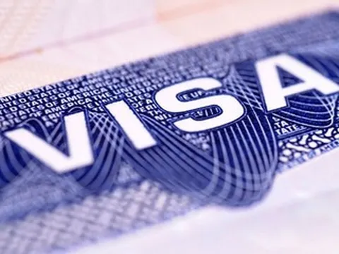 Nam thanh niên mất gần 600 triệu vì tin dịch vụ 'bao đậu visa' trên mạng